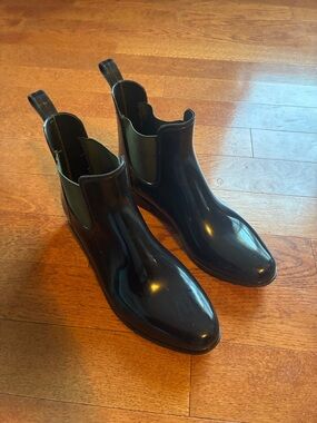 Ralph Lauren size 9 Tally Black Chelsea Rain Boots